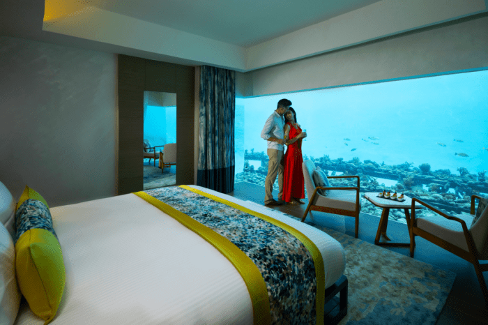 Underwater maldives hotel villa fish bedroom first around aquarium swimming muraka world design suite master undersea glass opens overhead turns Underwater Hotels Maldives