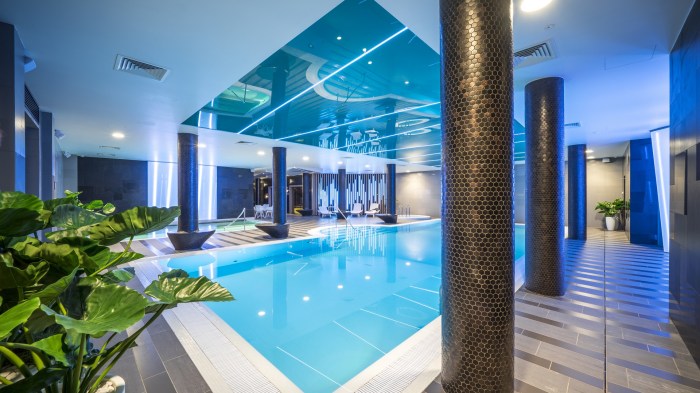 Hotel With Jacuzzi In Room